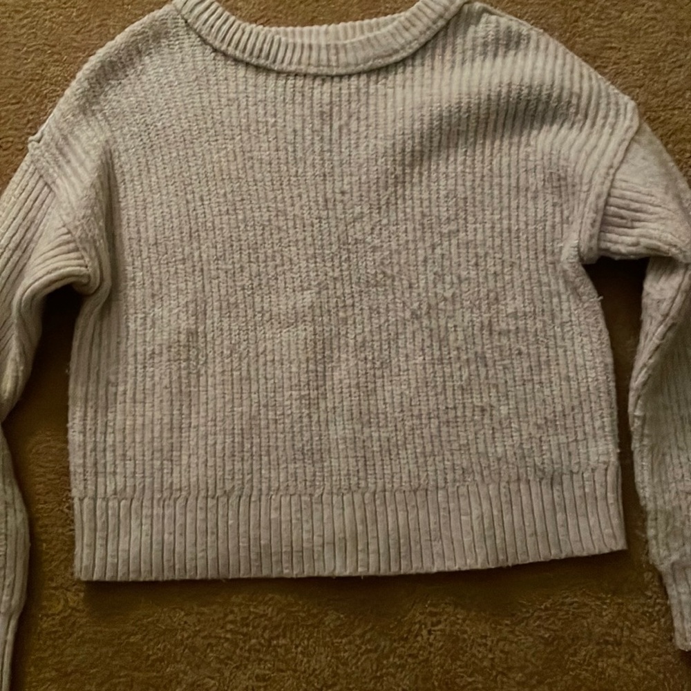 american eagle white sweater!